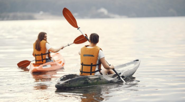 Factors That Determine How Well A Kayak Paddle Floats