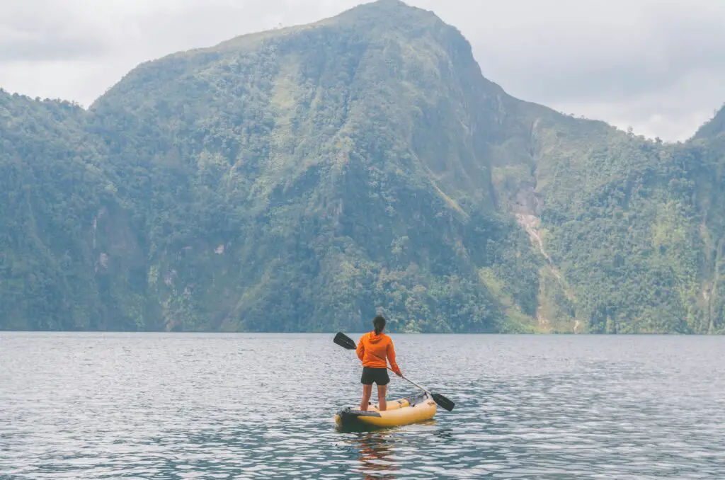 How To Tie A Square Knot To A Kayak For Beginners