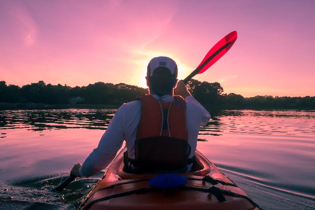 does-kayaking-build-muscle